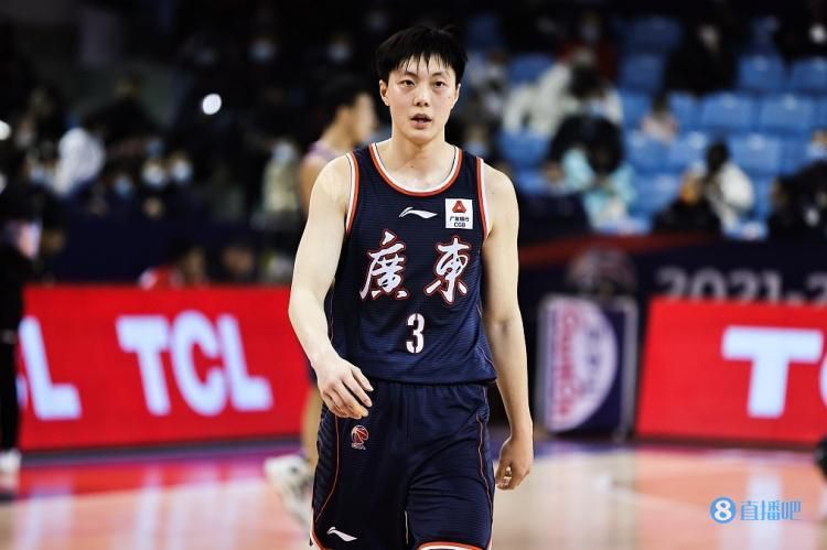 战报恩比德三节31+15+10马克西21+576人复仇公牛　NBA常规赛76人主场对阵公牛，两队才刚刚交过手，上场比赛76人在恩比德缺阵的情况下不敌公牛，目前76人排在东部第三，公牛排在东部第十。